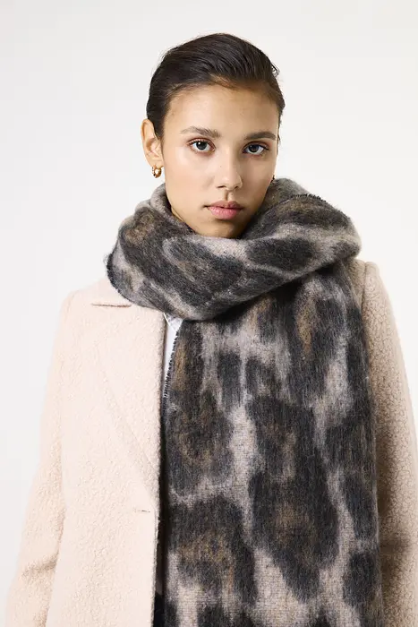 Garcia Шал с две лица