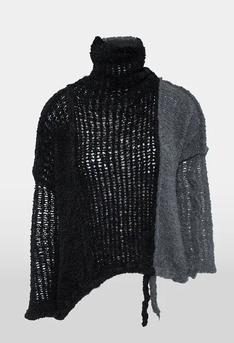 Rezvaya Асиметричен черен пуловер с вълна